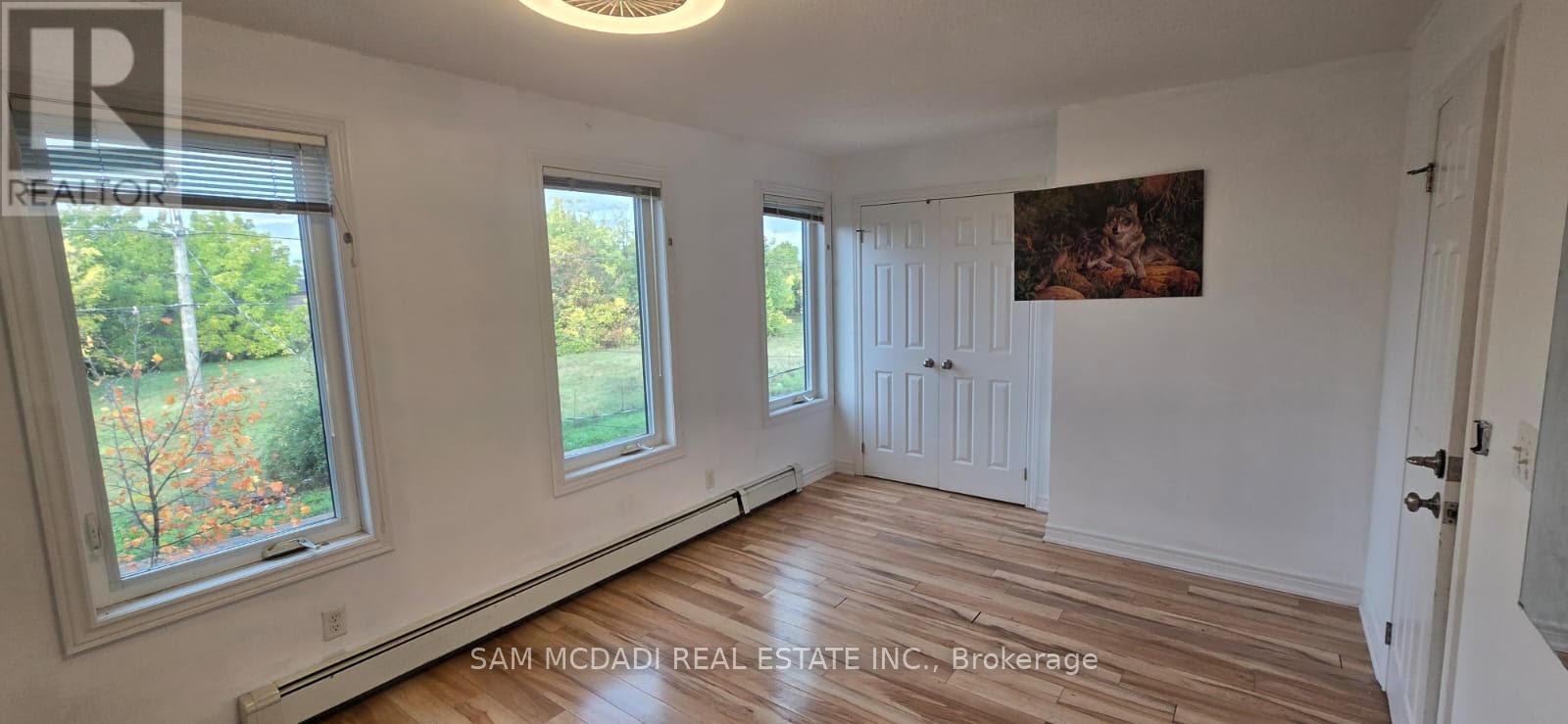 40 Tasker Street, St. Catharines, Ontario  L2R 3Z8 - Photo 2 - X12484730