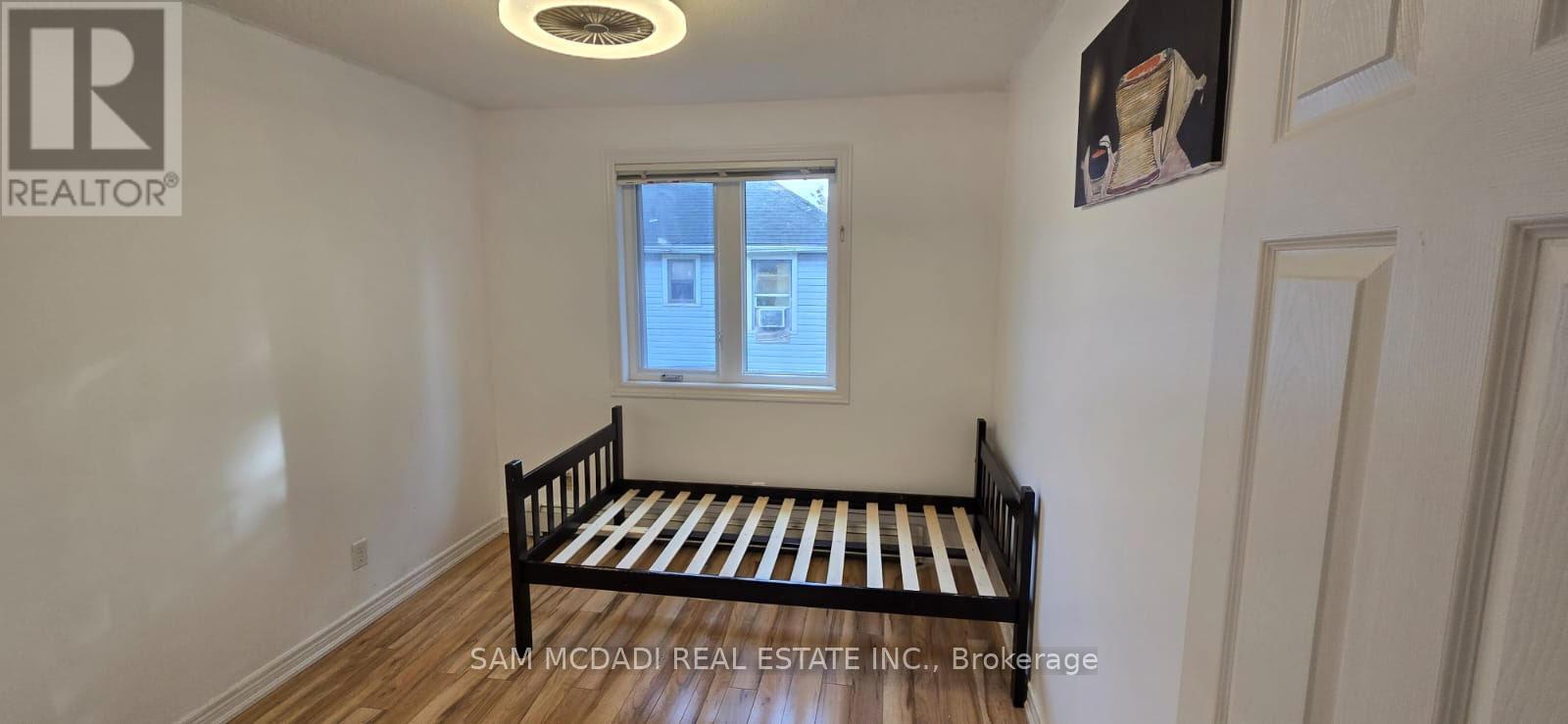40 Tasker Street, St. Catharines, Ontario  L2R 3Z8 - Photo 6 - X12484730