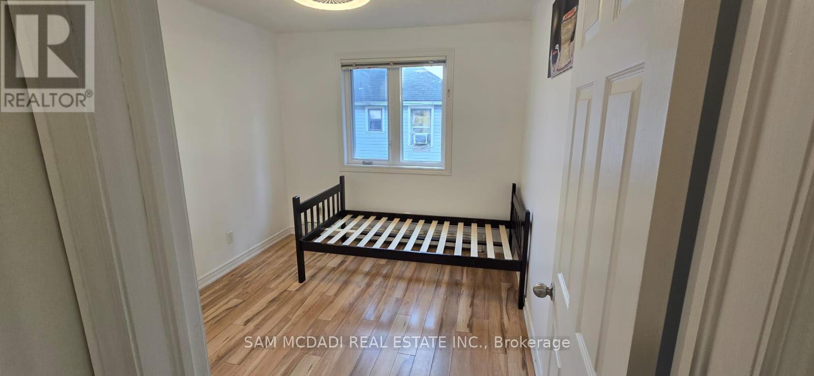 40 Tasker Street, St. Catharines, Ontario  L2R 3Z8 - Photo 8 - X12484730