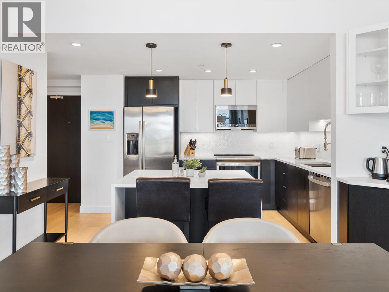 2301 280 Ross Drive, New Westminster, British Columbia  V3L 0C2 - Photo 3 - R3062265