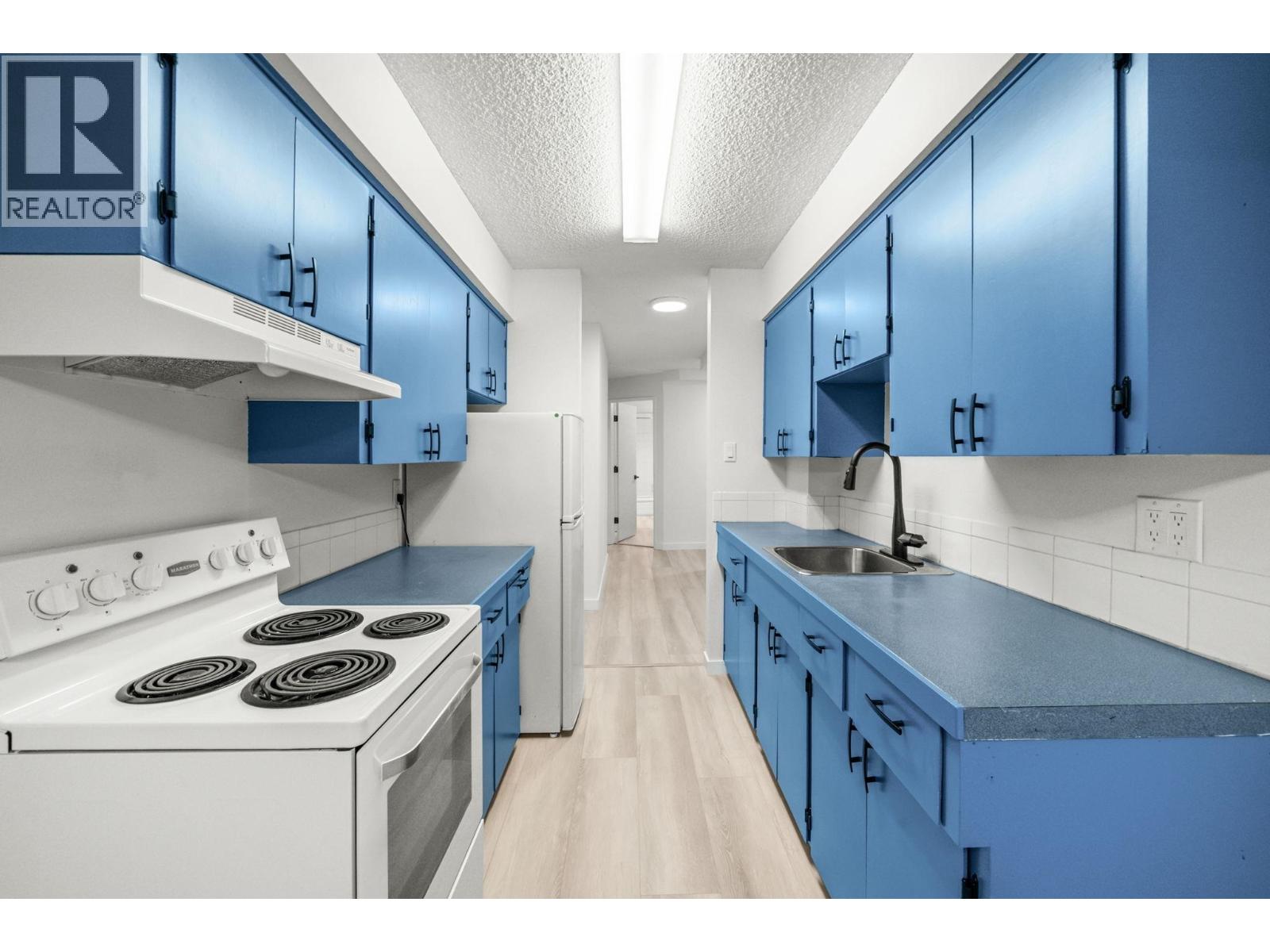 202 815 Fourth Avenue, New Westminster, British Columbia  V3M 1S8 - Photo 3 - R3062272