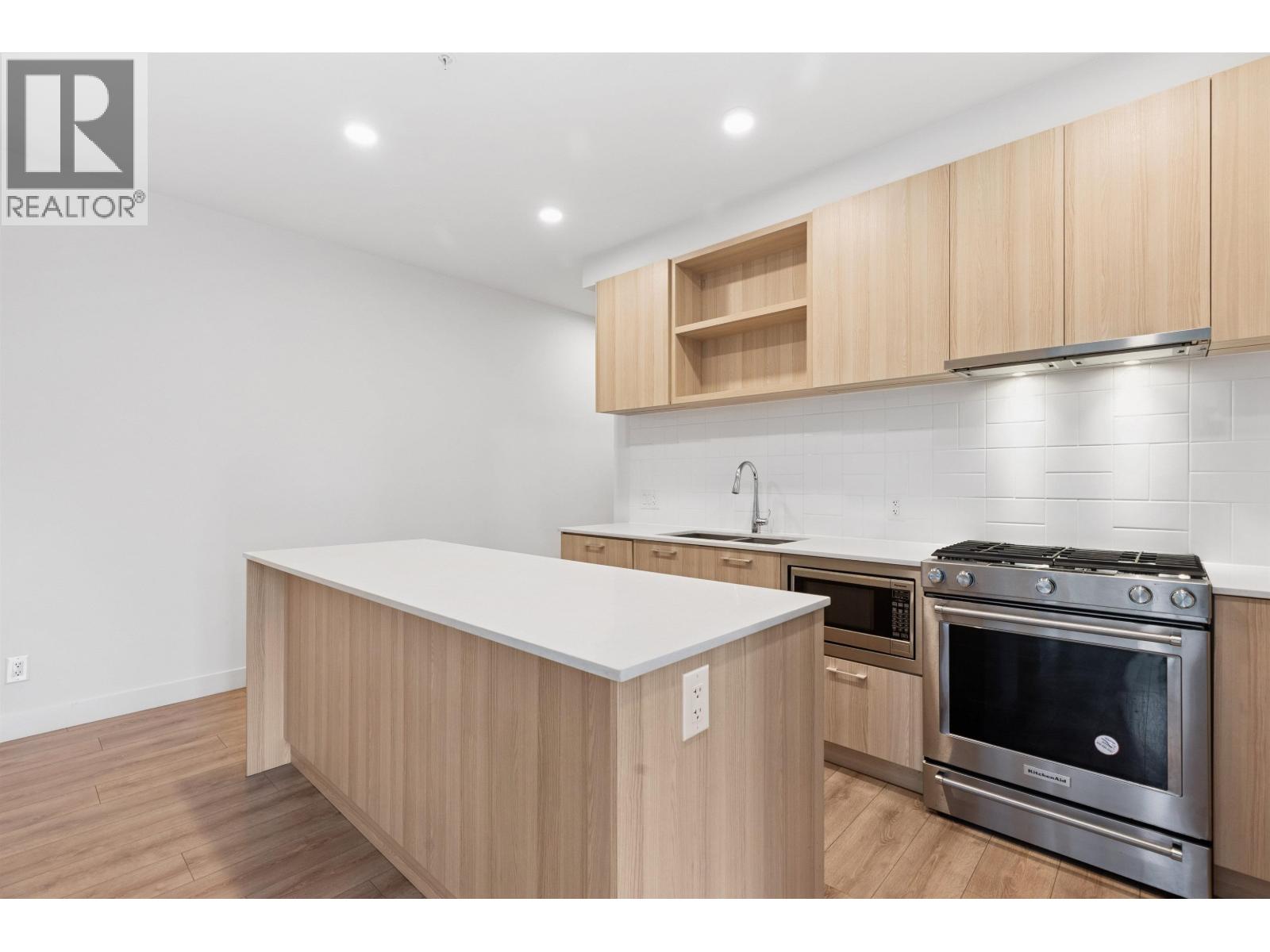 308 741 Anskar Court, Coquitlam, British Columbia  V3J 0N3 - Photo 3 - R3062311