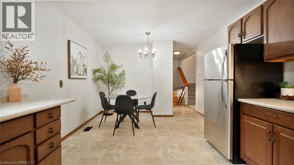 25 Kensington Avenue, Brantford, Ontario  N3R 3N6 - Photo 8 - 40775487