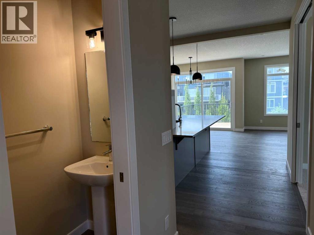 91 Sundown Crescent, Cochrane, Alberta  T4C 1Y3 - Photo 4 - A2228402