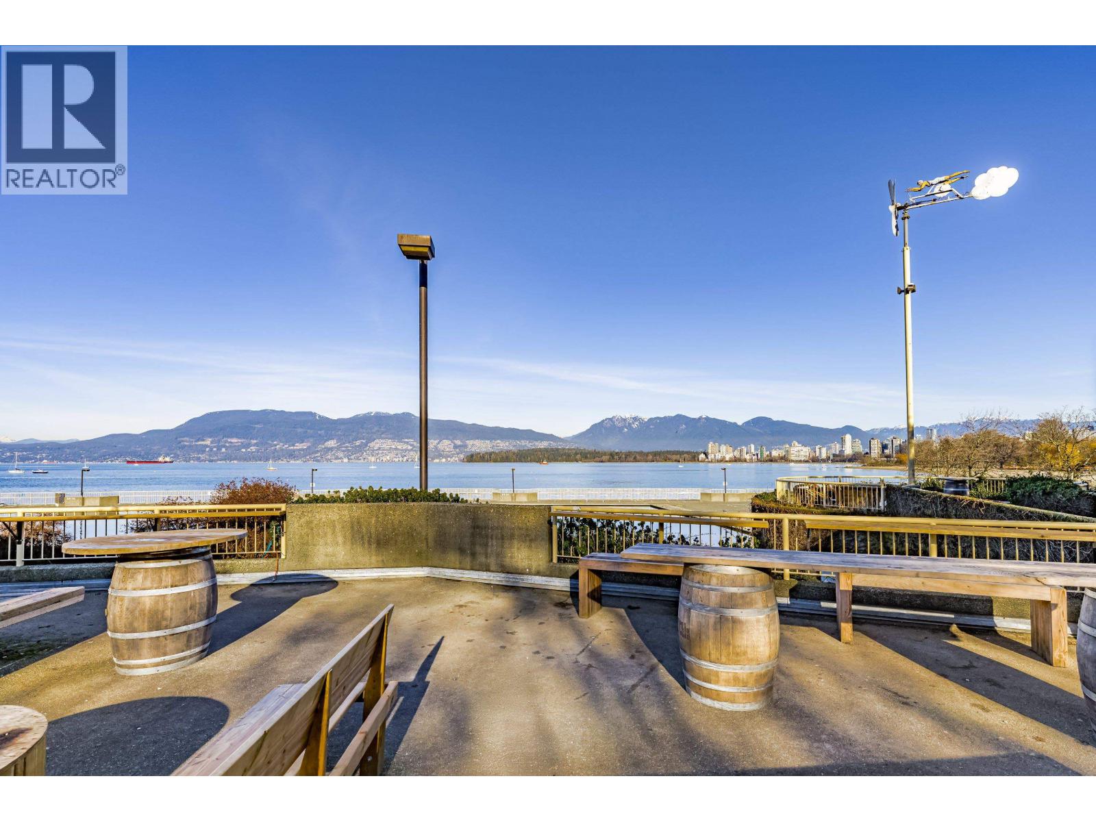305 2430 Point Grey Road, Vancouver, British Columbia  V6K 1A2 - Photo 37 - R3062129
