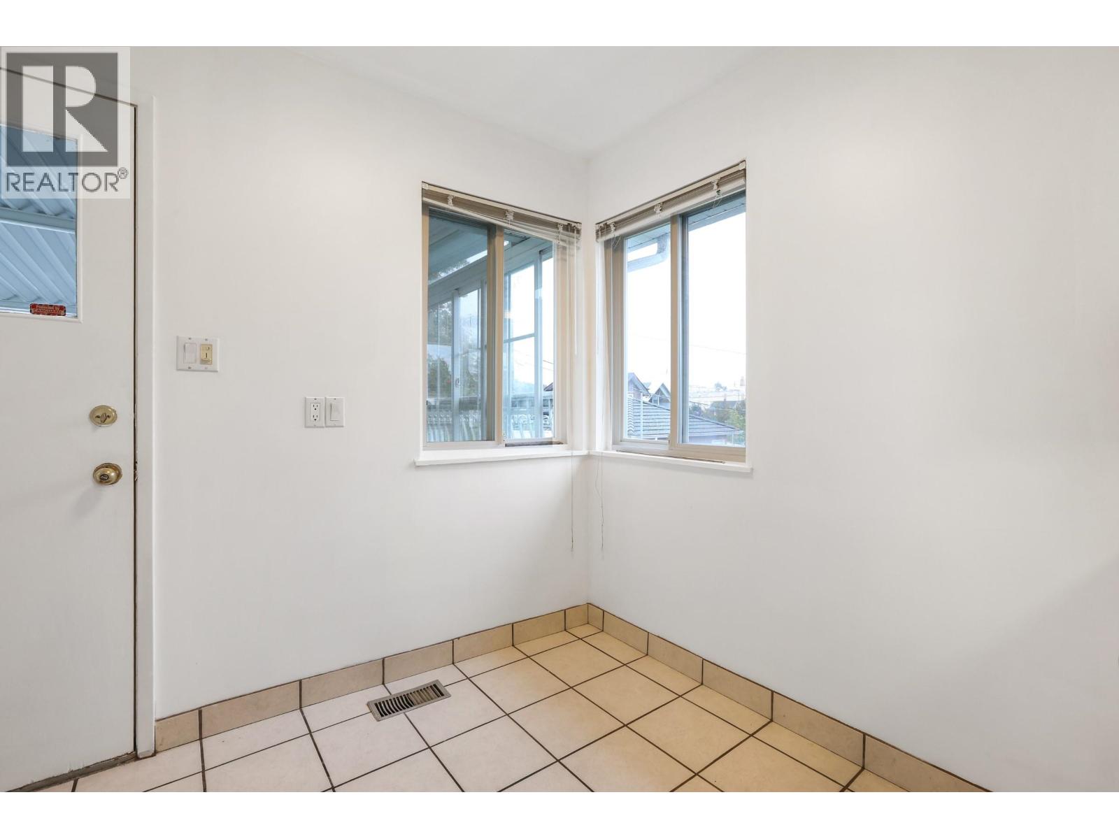 2431 E 12th Avenue, Vancouver, British Columbia  V5M 2C1 - Photo 9 - R3062309
