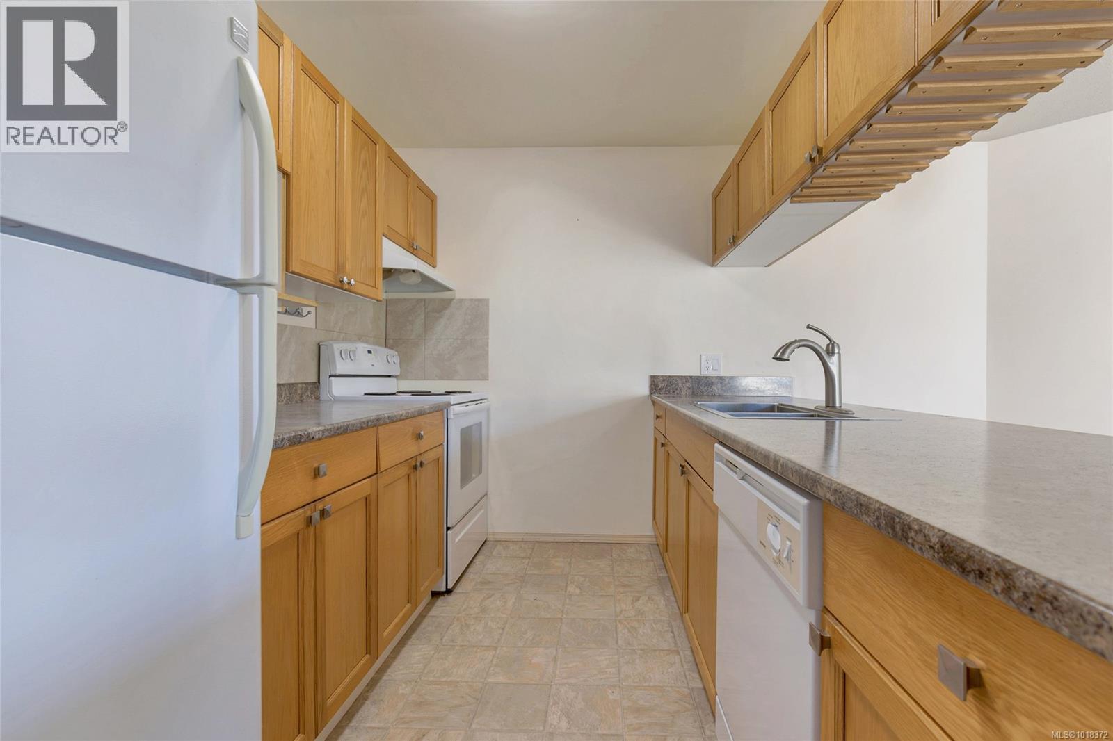 204 1900 Bowen Rd, Nanaimo, British Columbia  V9S 5S6 - Photo 4 - 1018372