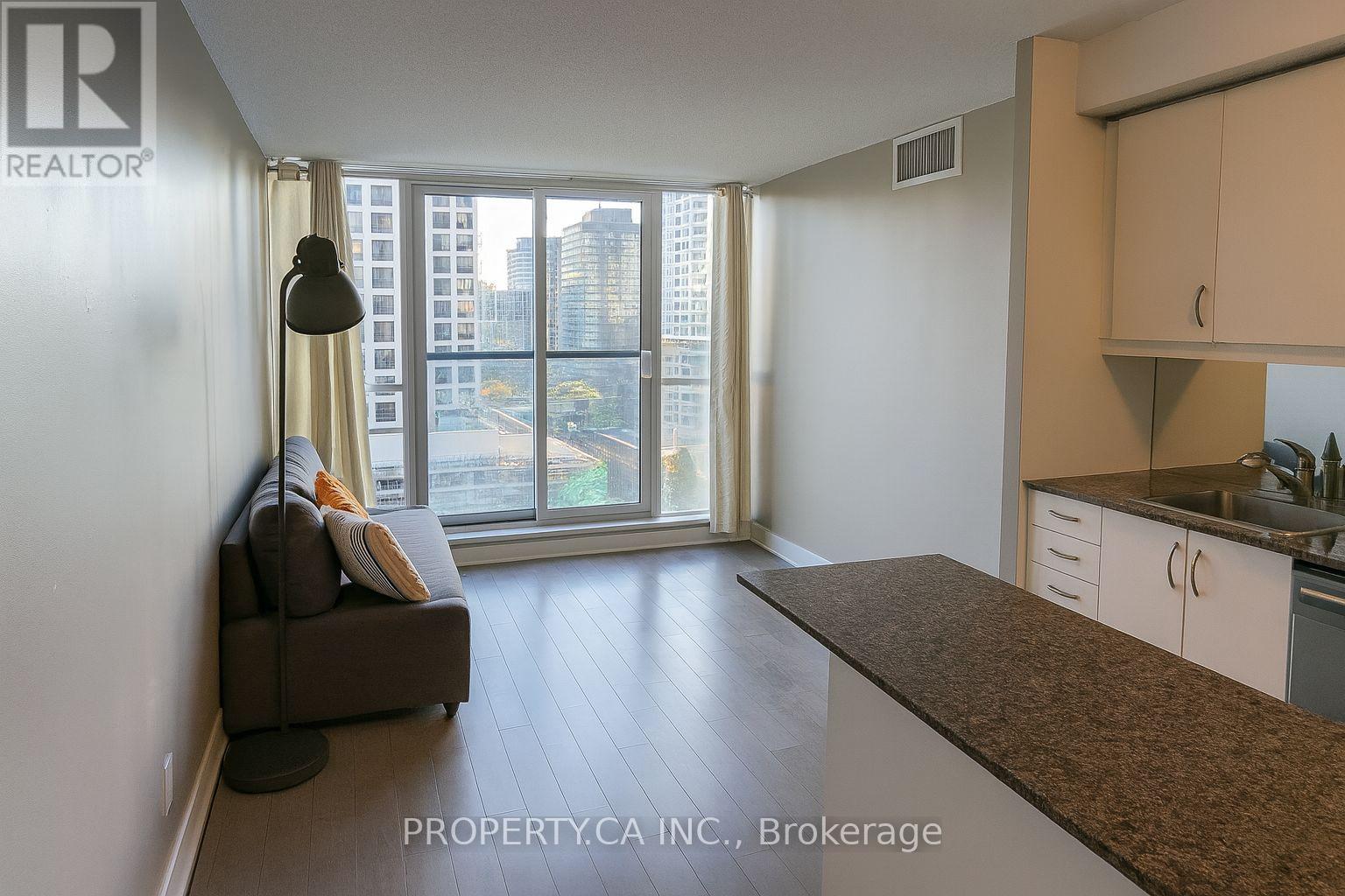 1122 - 320 Richmond Street E, Toronto, Ontario  M5A 1P9 - Photo 2 - C12484739