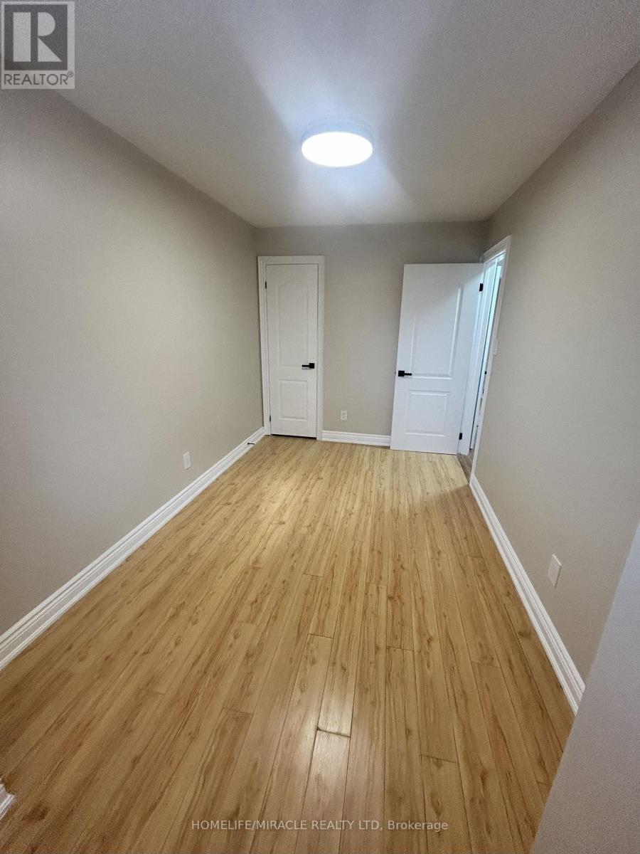 49 Ristau Crescent, Kitchener, Ontario  N2E 3A8 - Photo 18 - X12484721