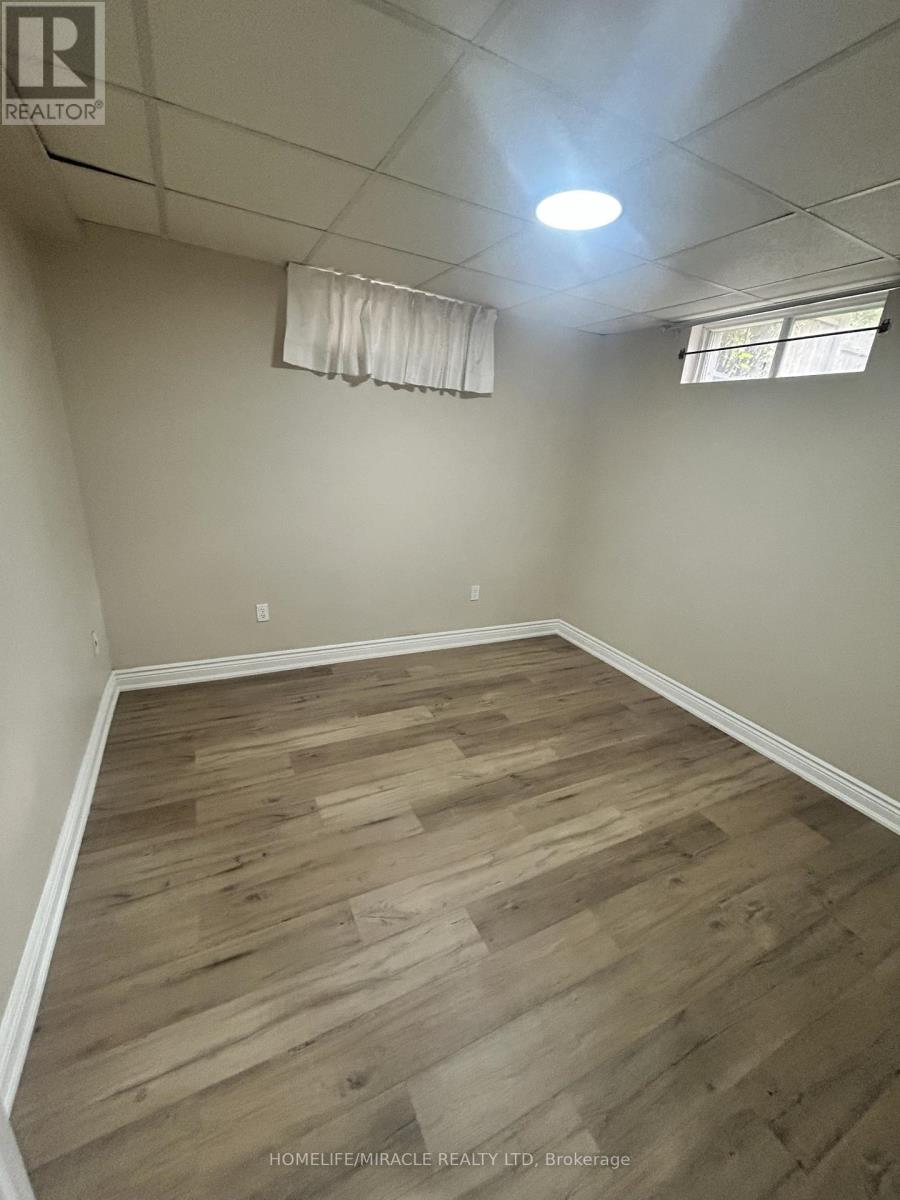 49 Ristau Crescent, Kitchener, Ontario  N2E 3A8 - Photo 28 - X12484721