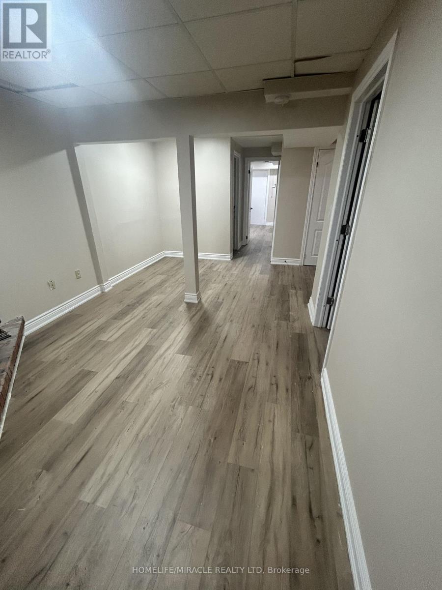 49 Ristau Crescent, Kitchener, Ontario  N2E 3A8 - Photo 30 - X12484721