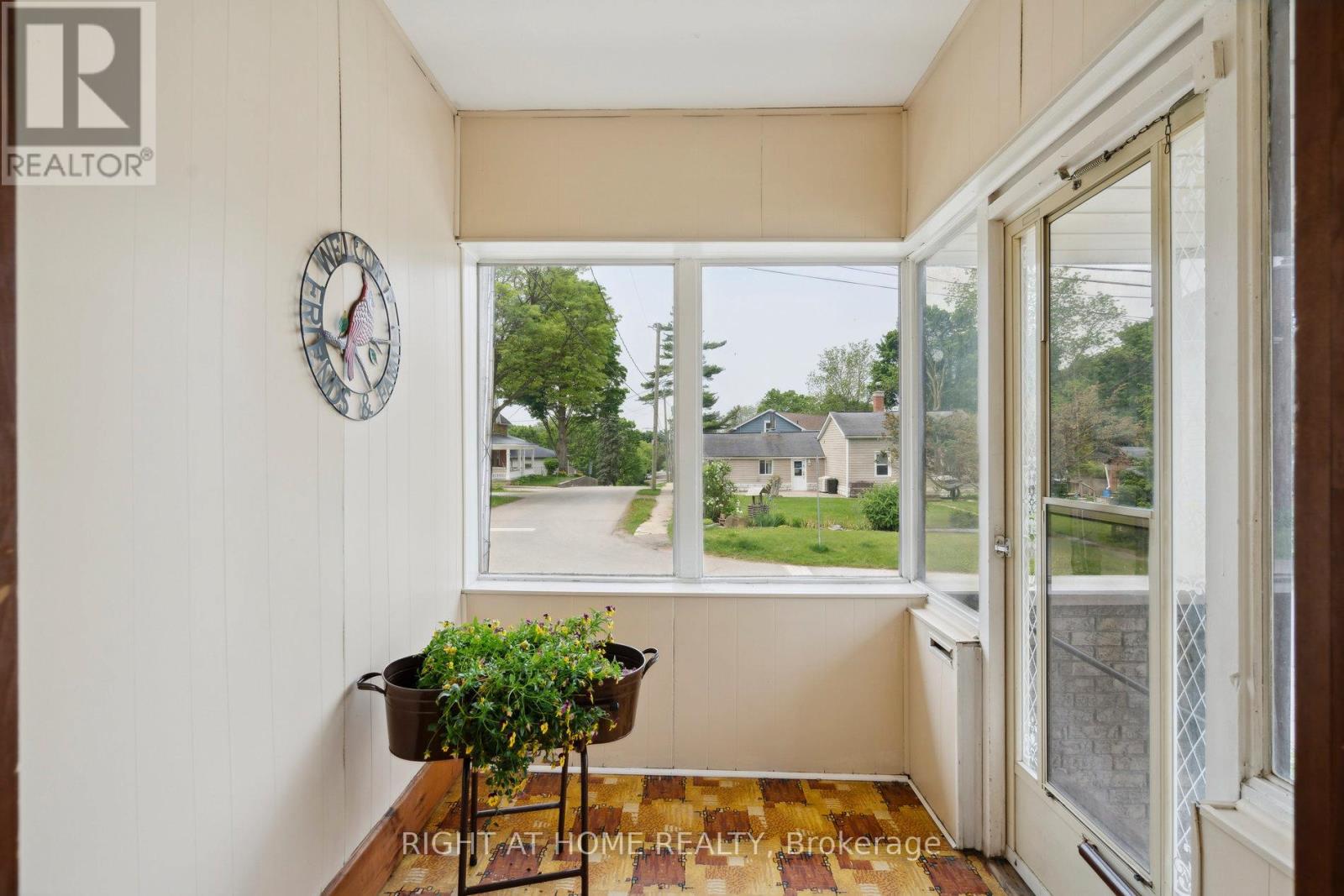 51 Frederick Street S, Halton Hills, Ontario  L7J 2B9 - Photo 4 - W12430463