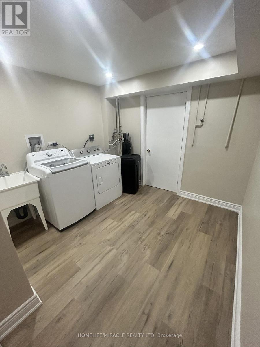 49 Ristau Crescent, Kitchener, Ontario  N2E 3A8 - Photo 25 - X12484721