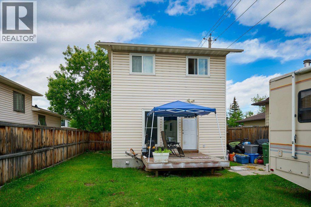 6827 37 Avenue Ne, Calgary, Alberta  T1Y 4Y7 - Photo 2 - A2265898