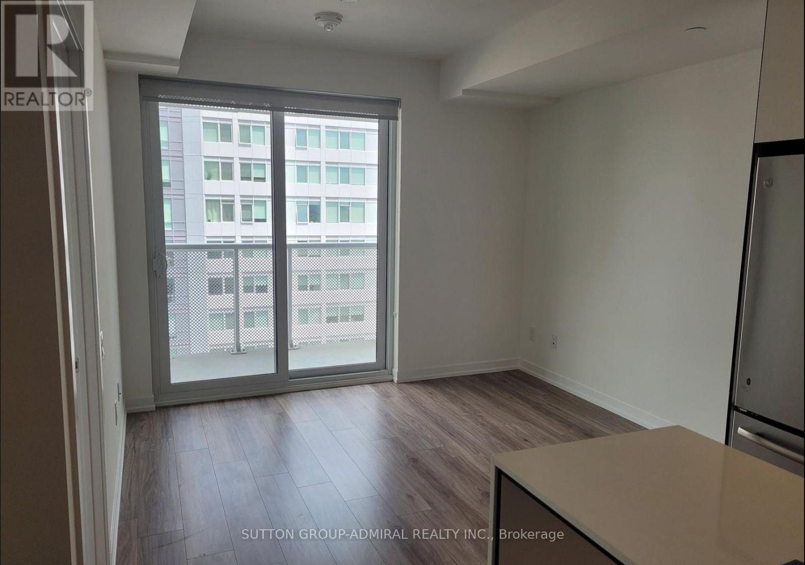 1307 - 4065 Confederation Parkway, Mississauga, Ontario  L5B 0L4 - Photo 5 - W12484734