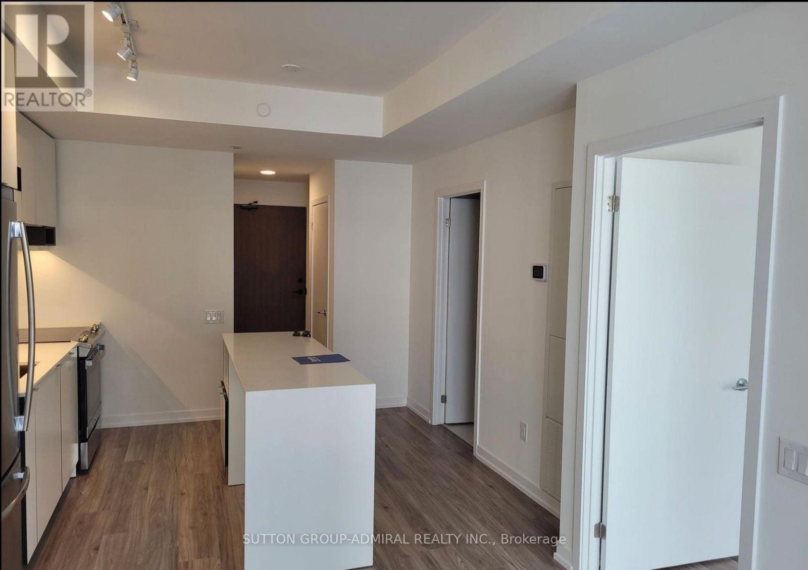 1307 - 4065 Confederation Parkway, Mississauga, Ontario  L5B 0L4 - Photo 6 - W12484734