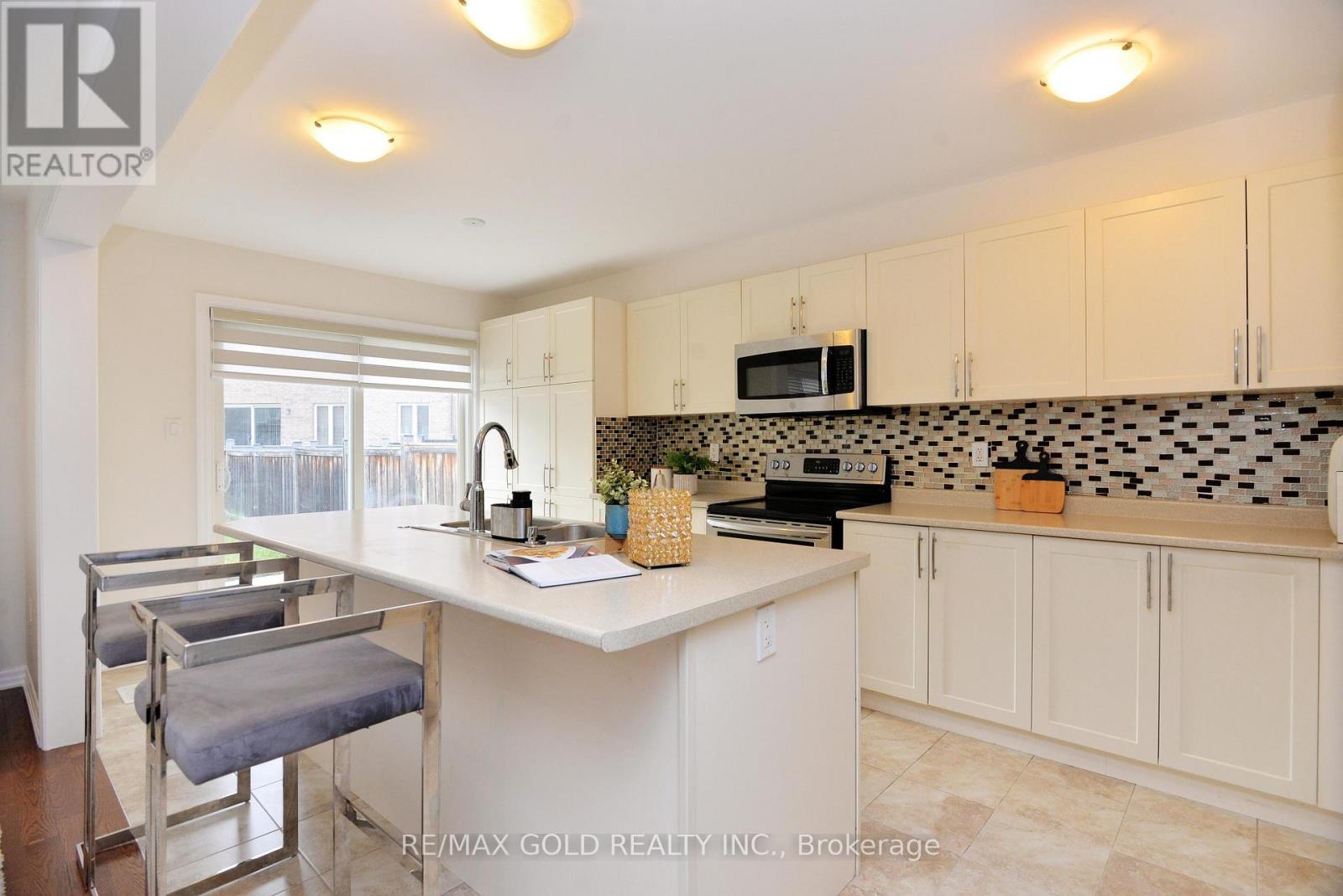 101 Miracle Trail, Brampton, Ontario  L7A 0Y9 - Photo 12 - W12484745