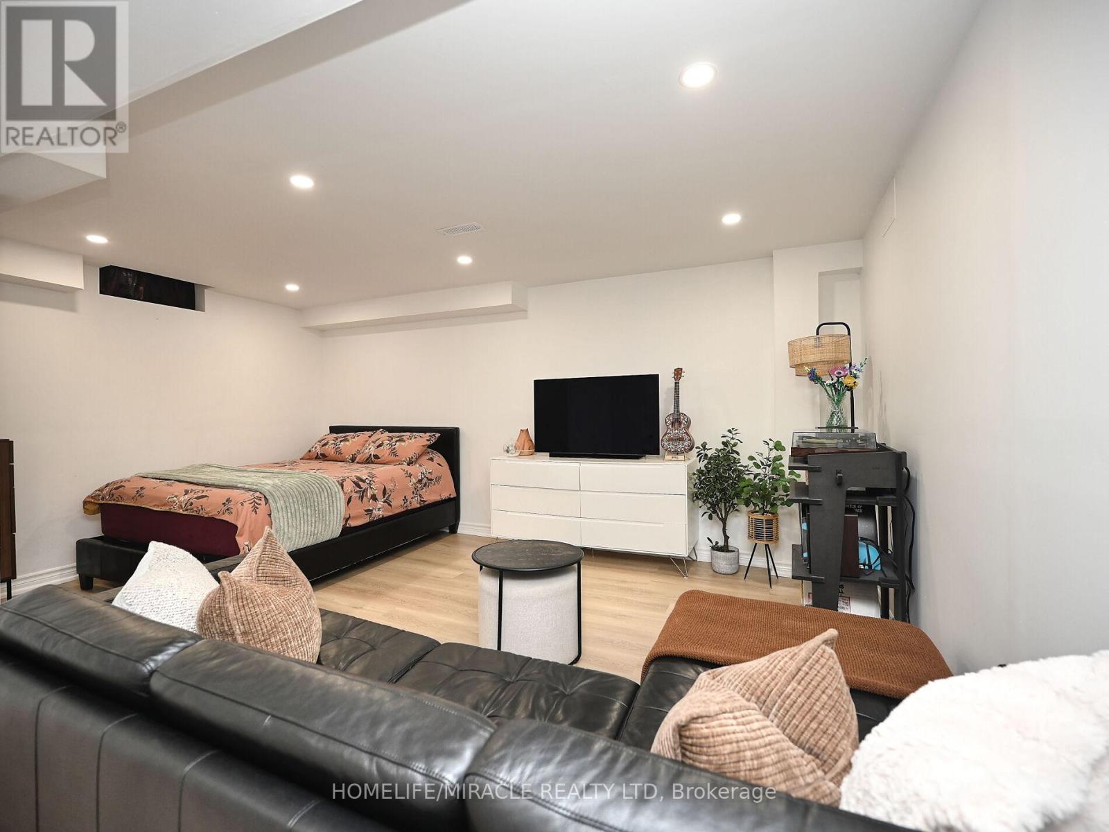 4717 Colombo Crescent, Mississauga, Ontario  L5M 7R3 - Photo 37 - W12484747