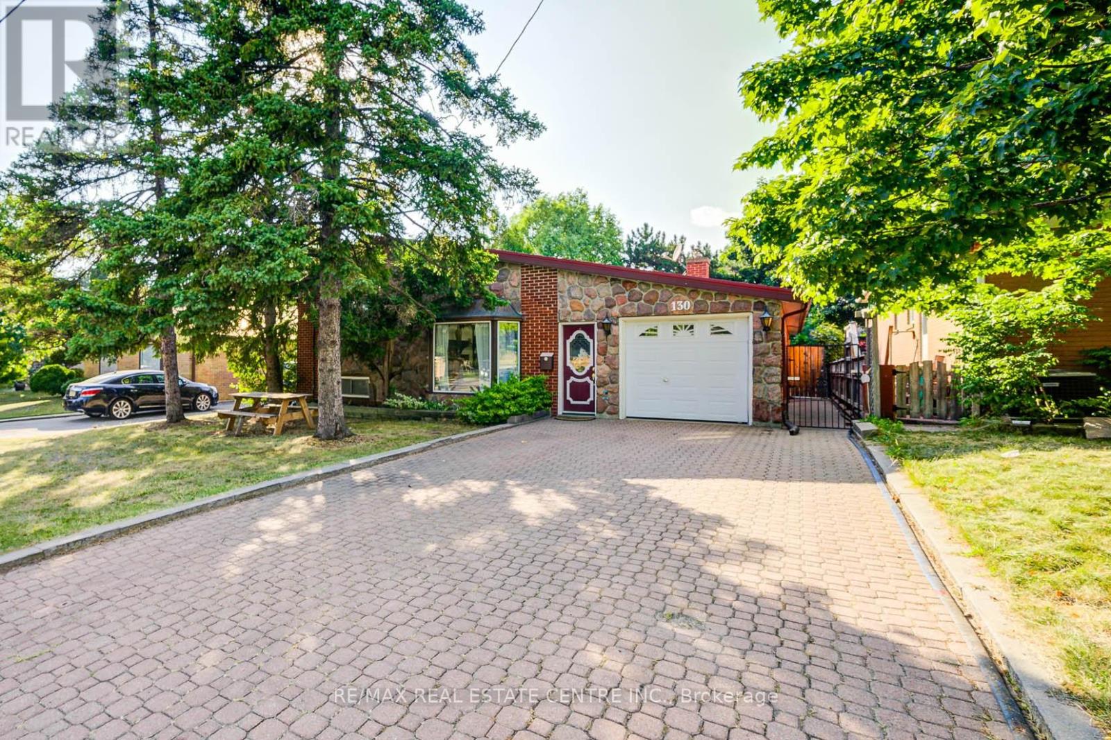 130 CORNWALL ROAD, Brampton, Ontario