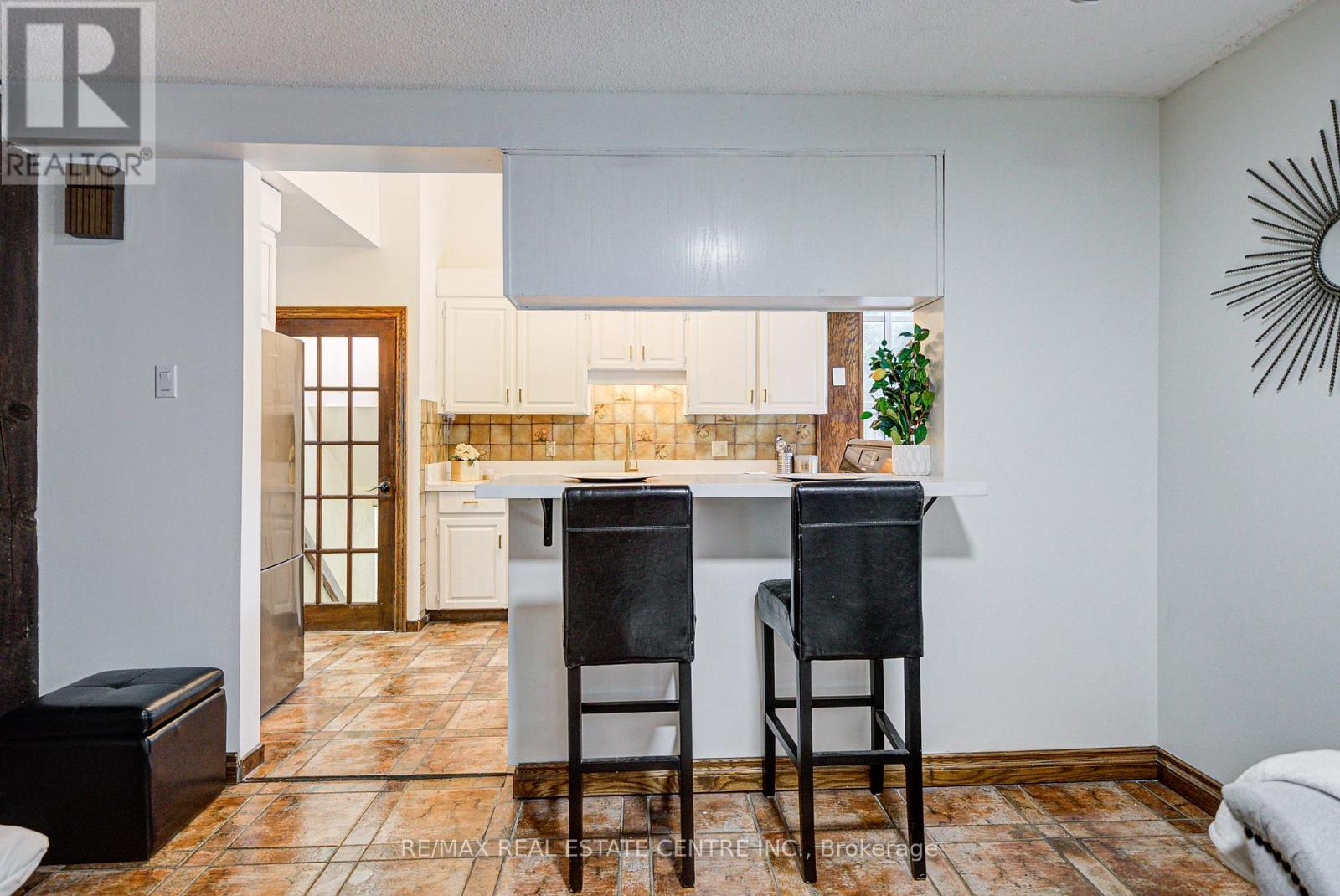 130 Cornwall Road, Brampton, Ontario  L6W 1P3 - Photo 6 - W12484748