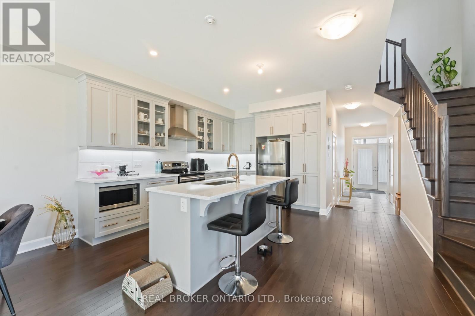 675 Taliesin Crescent, Ottawa, Ontario  K2S 2W5 - Photo 17 - X12484780