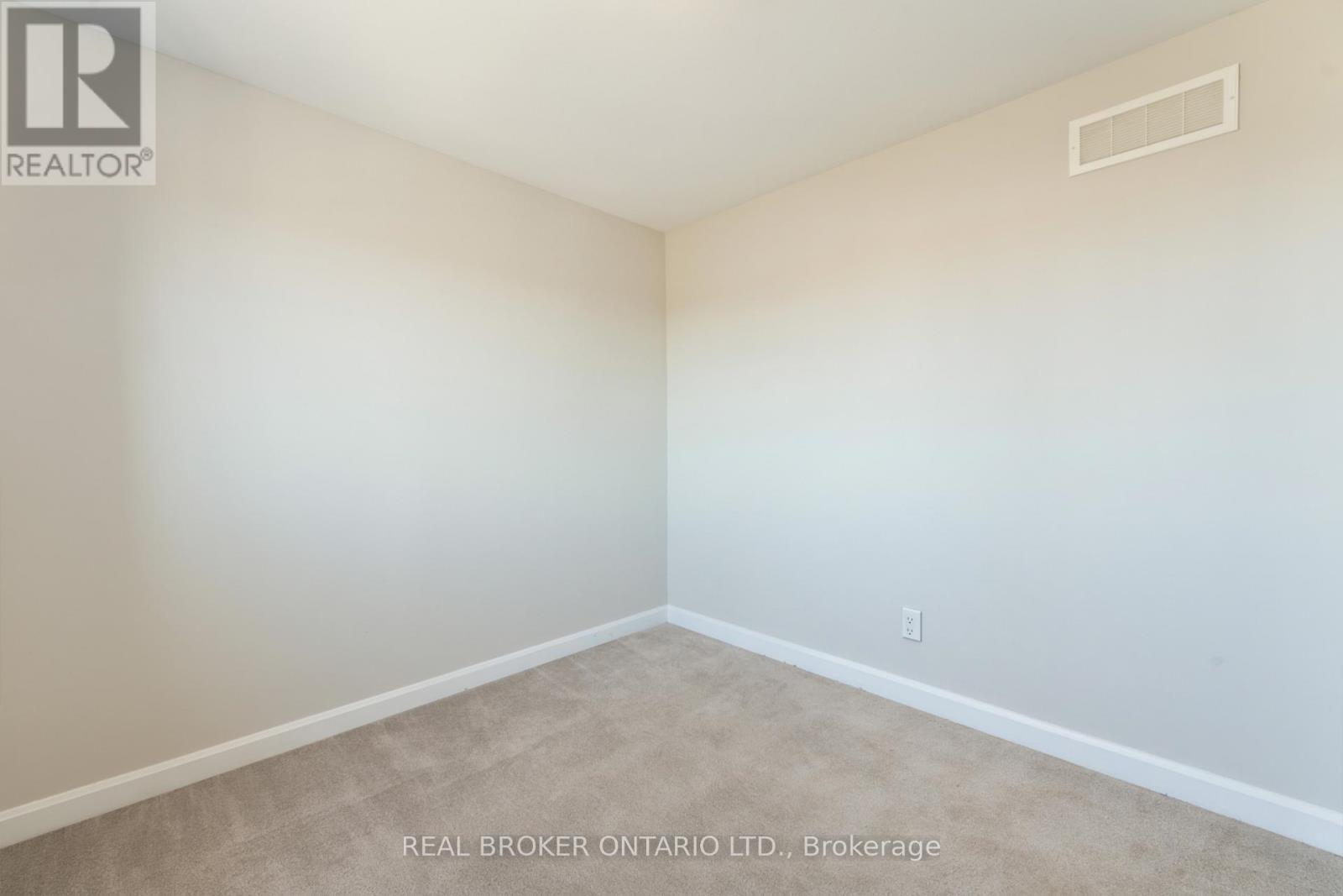 675 Taliesin Crescent, Ottawa, Ontario  K2S 2W5 - Photo 32 - X12484780