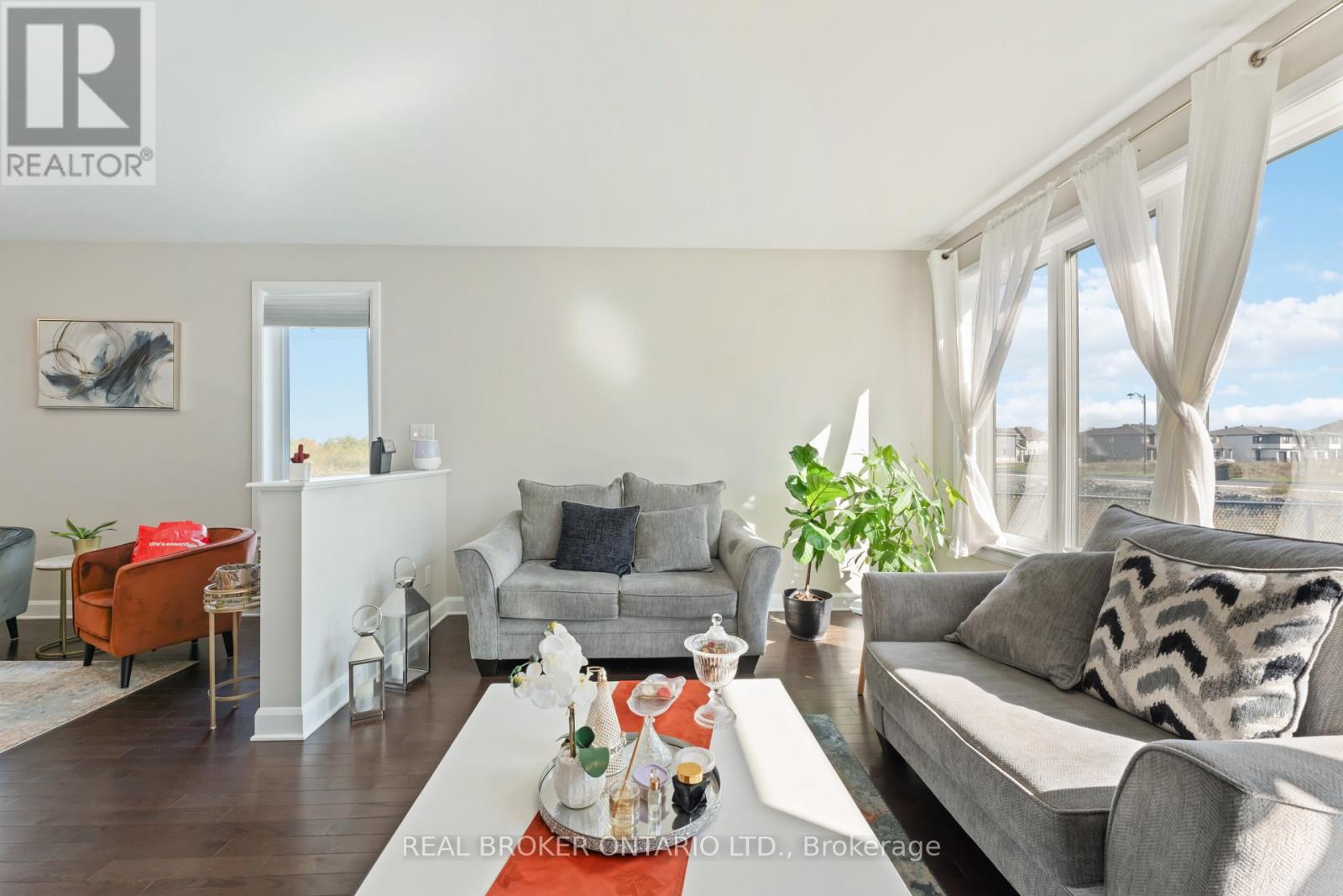 675 Taliesin Crescent, Ottawa, Ontario  K2S 2W5 - Photo 6 - X12484780