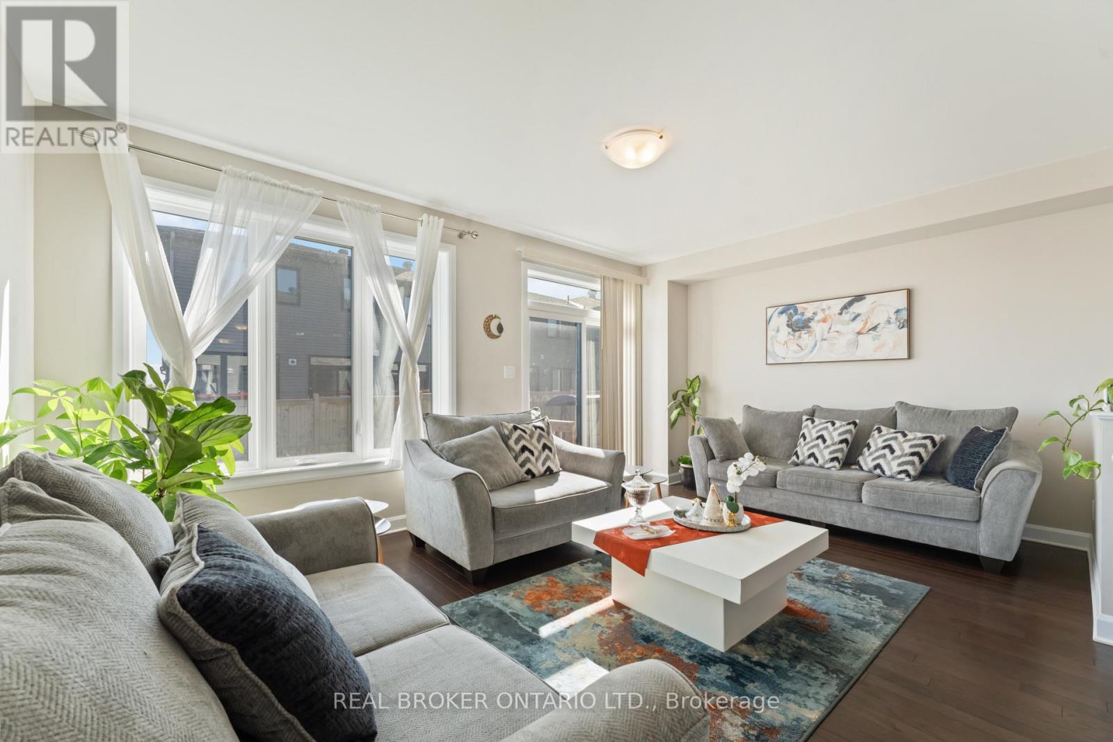 675 Taliesin Crescent, Ottawa, Ontario  K2S 2W5 - Photo 7 - X12484780