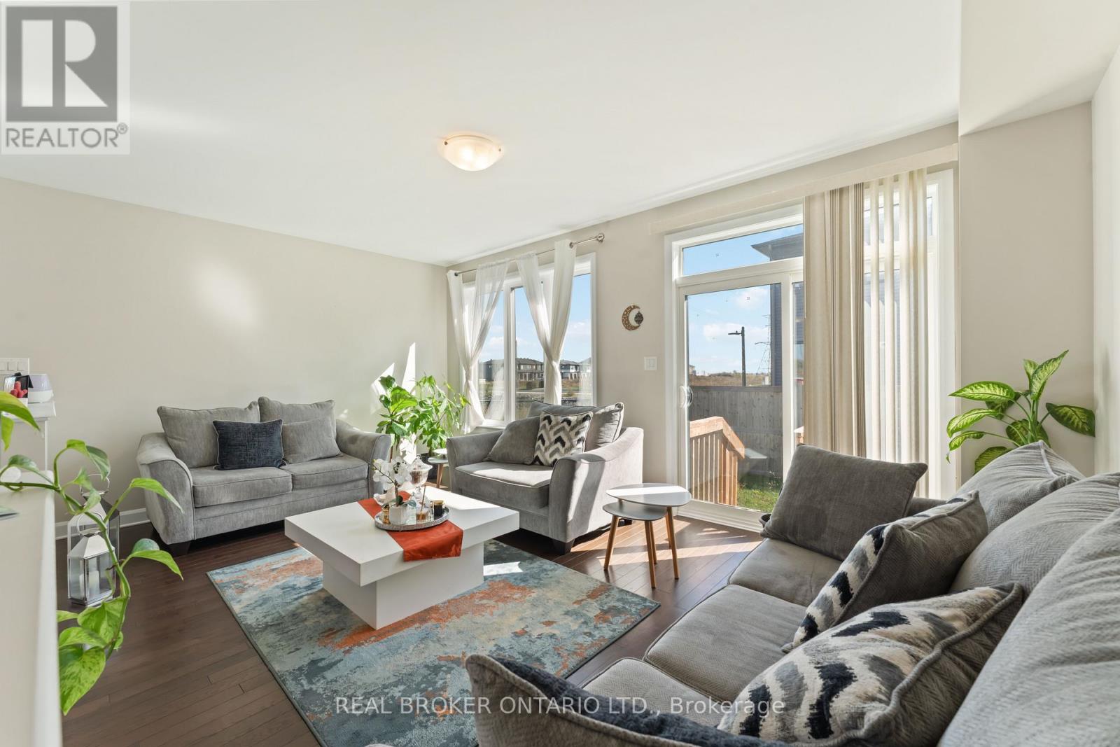 675 Taliesin Crescent, Ottawa, Ontario  K2S 2W5 - Photo 8 - X12484780