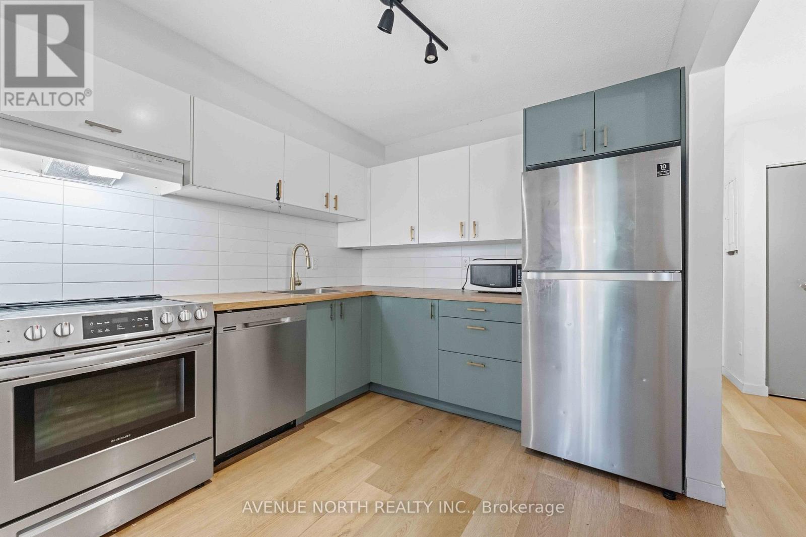 11k - 2080 Ogilvie Road, Ottawa, Ontario  K1J 7N8 - Photo 4 - X12484784