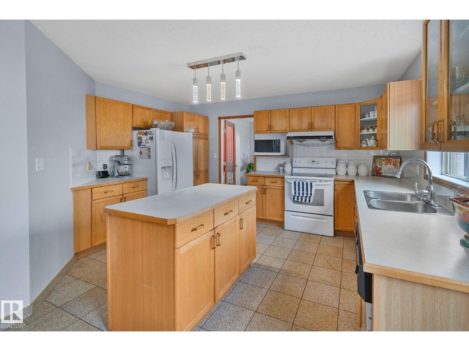 1238 Joyce Cr Nw Nw, Edmonton, Alberta  T6L 6V3 - Photo 19 - E4461624