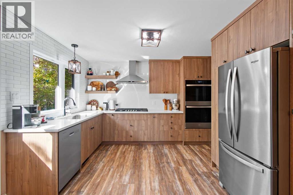 83 Brazeau Crescent Sw, Calgary, Alberta  T2W 0Z2 - Photo 6 - A2259765