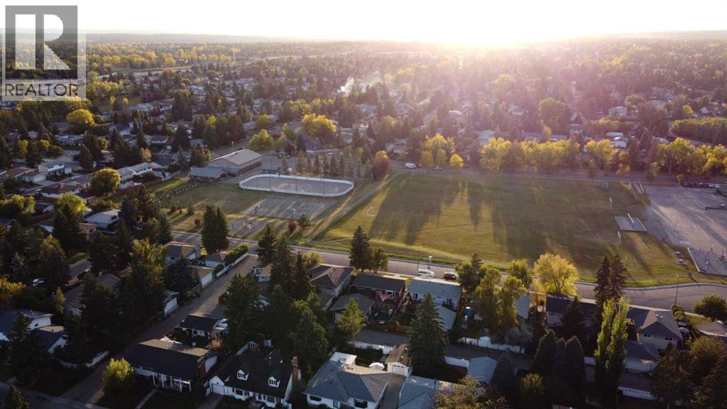 83 Brazeau Crescent Sw, Calgary, Alberta  T2W 0Z2 - Photo 37 - A2259765