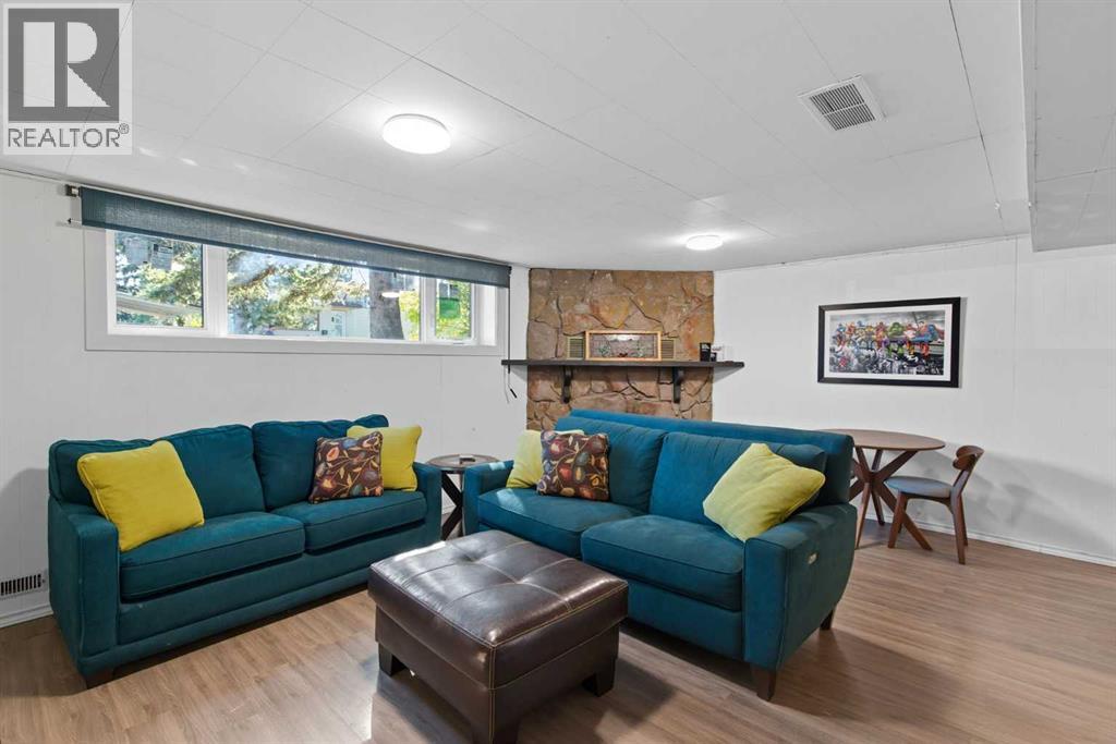 83 Brazeau Crescent Sw, Calgary, Alberta  T2W 0Z2 - Photo 23 - A2259765