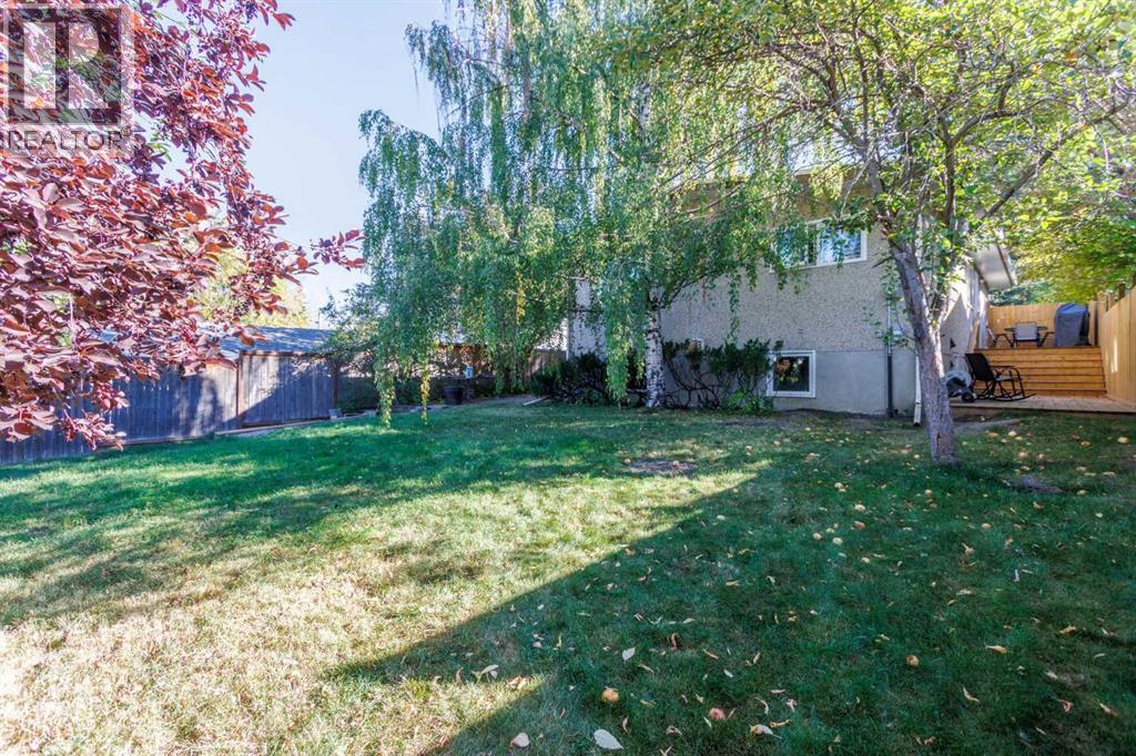 83 Brazeau Crescent Sw, Calgary, Alberta  T2W 0Z2 - Photo 33 - A2259765