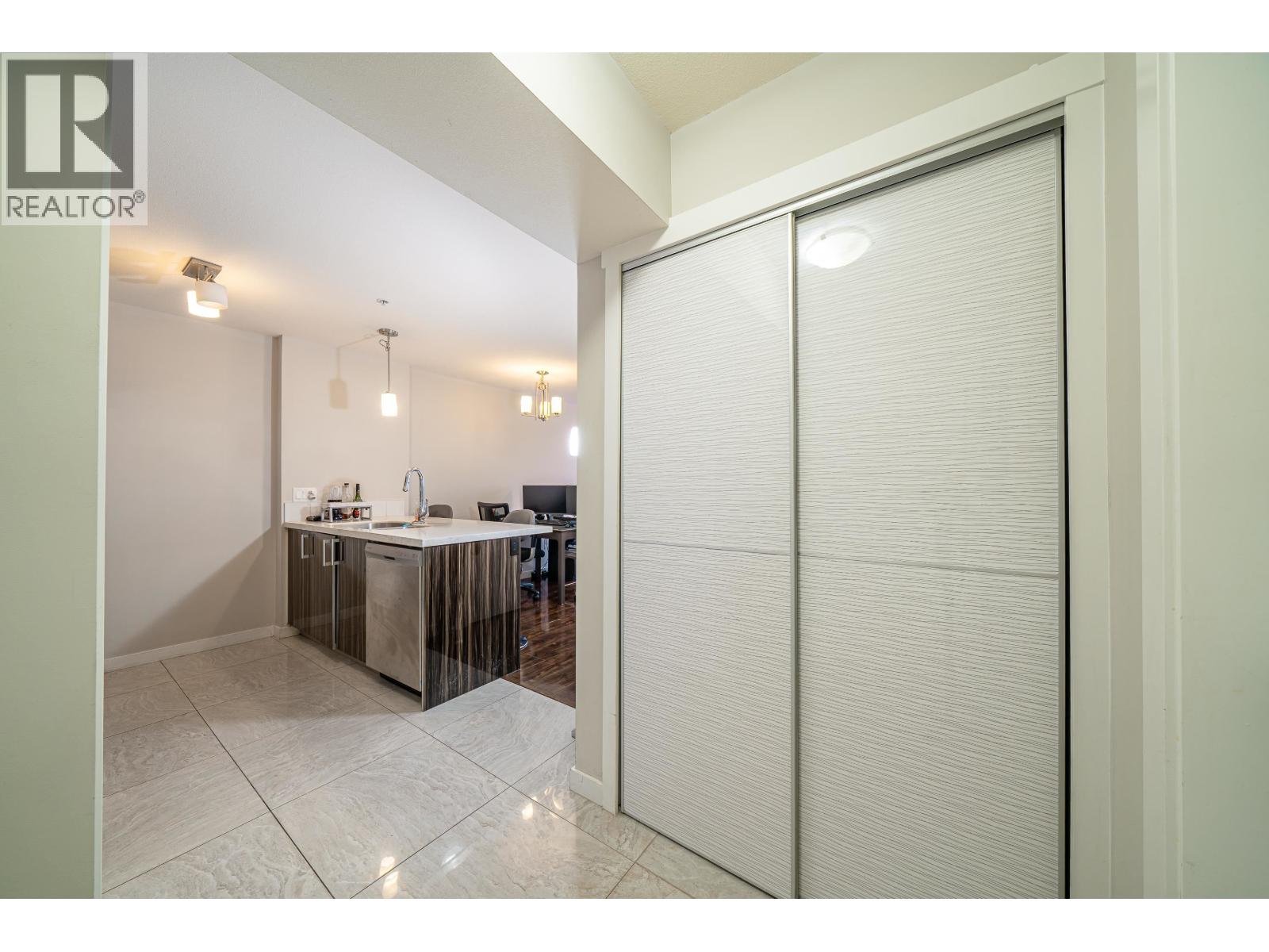 303 22318 Lougheed Highway, Maple Ridge, British Columbia  V2X 2T4 - Photo 8 - R3062270