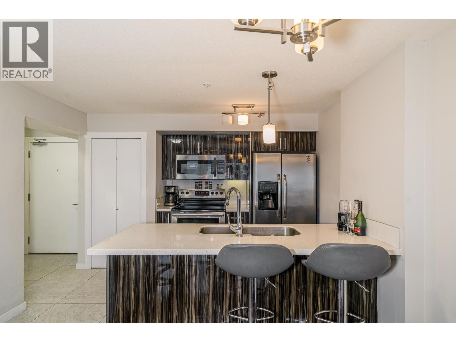 303 22318 Lougheed Highway, Maple Ridge, British Columbia  V2X 2T4 - Photo 7 - R3062270