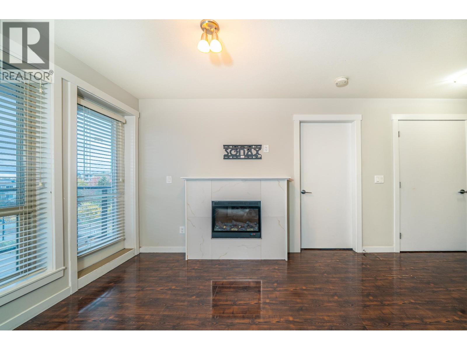 303 22318 Lougheed Highway, Maple Ridge, British Columbia  V2X 2T4 - Photo 11 - R3062270