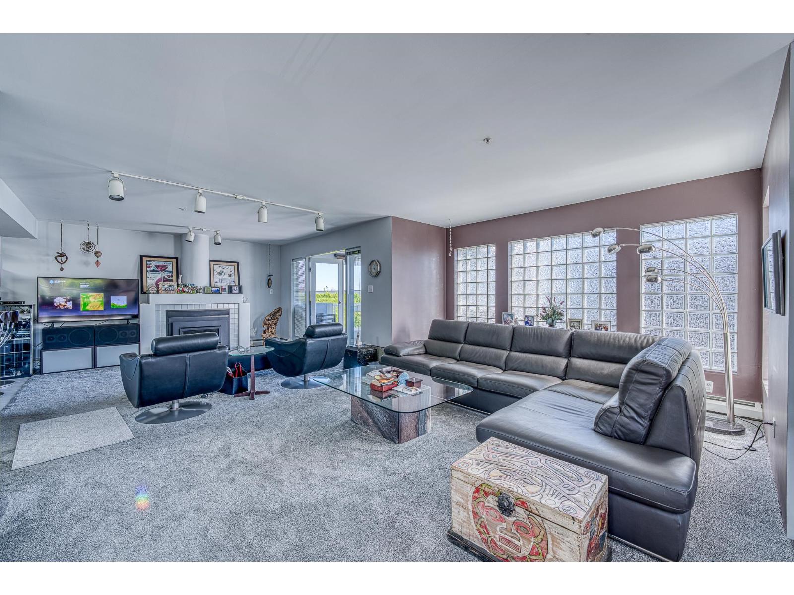 15662 Semiahmoo Avenue, White Rock, British Columbia  V4B 1V4 - Photo 8 - R3022554