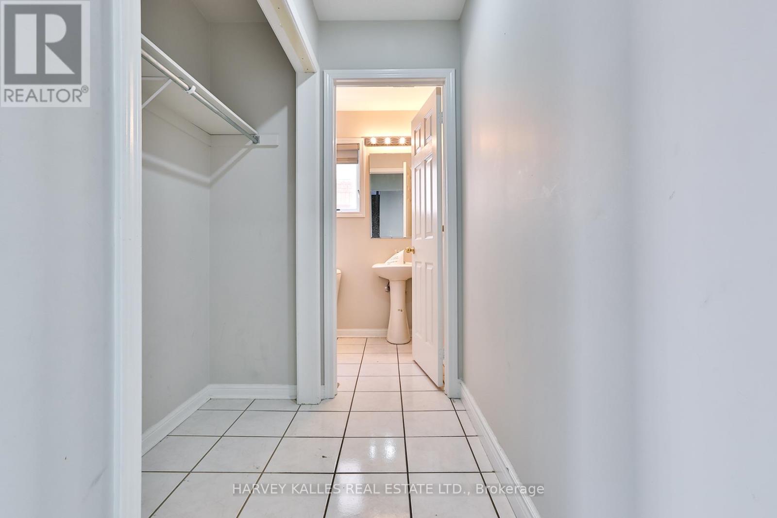 24 Upshall Drive, Brampton (Vales Of Castlemore), Ontario  L6P 1E1 - Photo 12 - W12482178