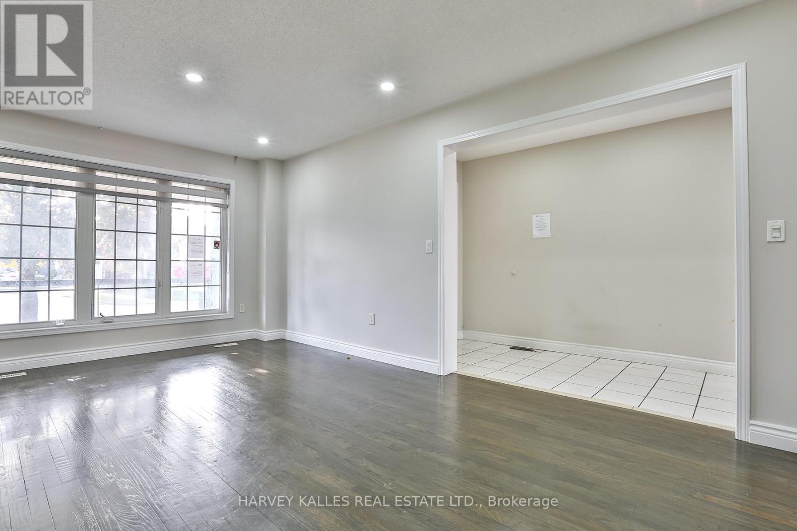 24 Upshall Drive, Brampton (Vales Of Castlemore), Ontario  L6P 1E1 - Photo 10 - W12482178