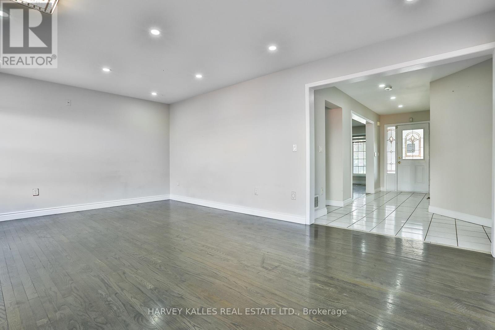 24 Upshall Drive, Brampton (Vales Of Castlemore), Ontario  L6P 1E1 - Photo 14 - W12482178