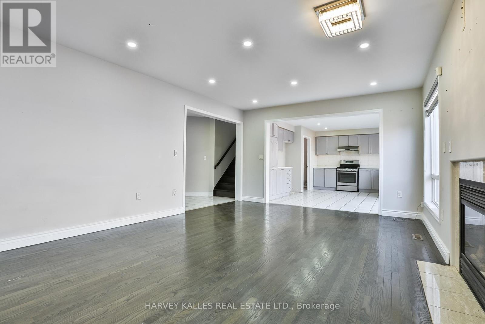 24 Upshall Drive, Brampton (Vales Of Castlemore), Ontario  L6P 1E1 - Photo 16 - W12482178