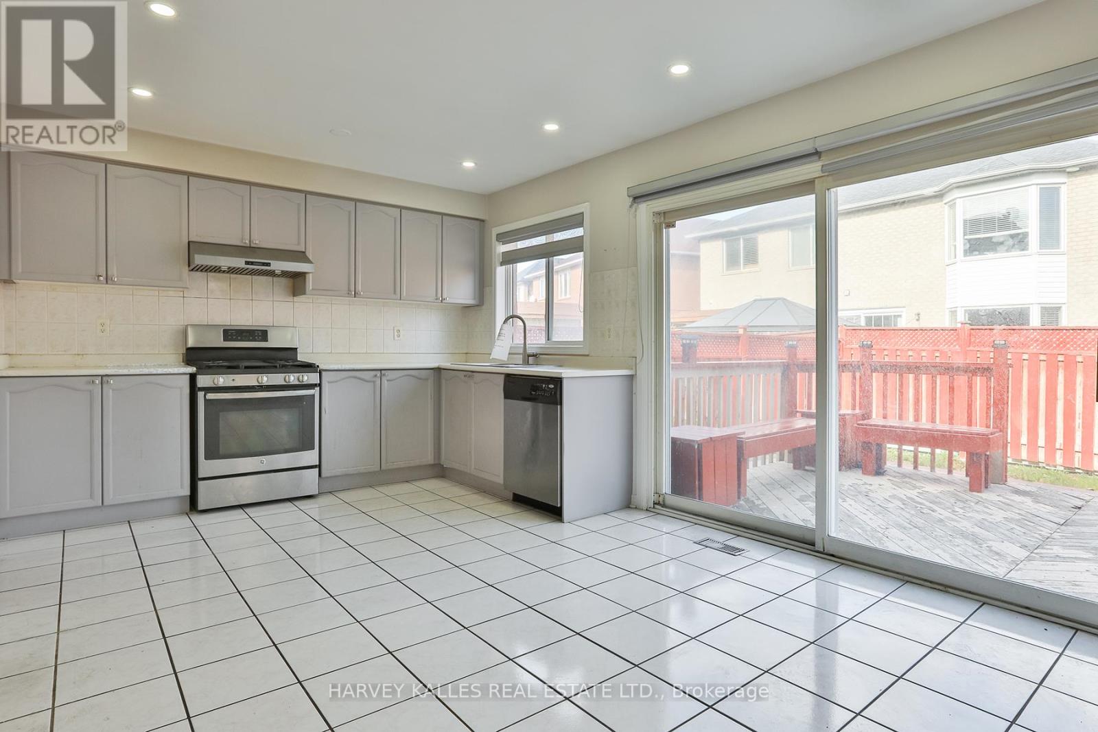 24 Upshall Drive, Brampton (Vales Of Castlemore), Ontario  L6P 1E1 - Photo 18 - W12482178