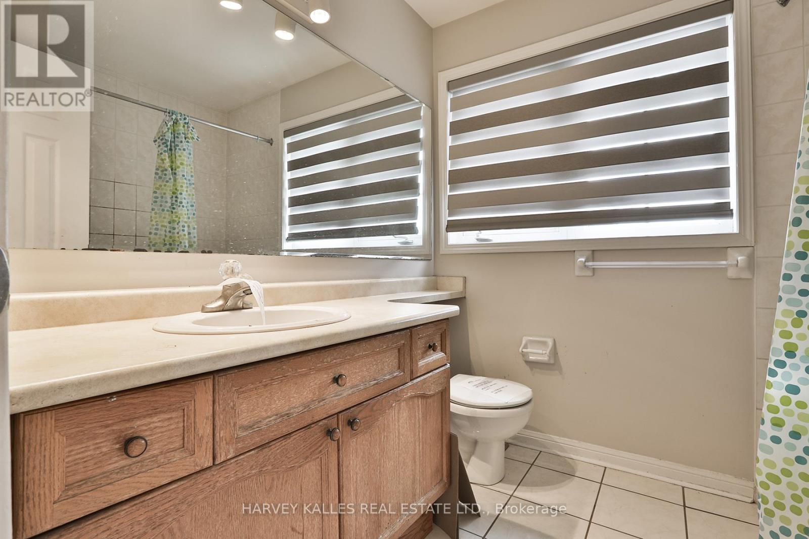 24 Upshall Drive, Brampton (Vales Of Castlemore), Ontario  L6P 1E1 - Photo 27 - W12482178