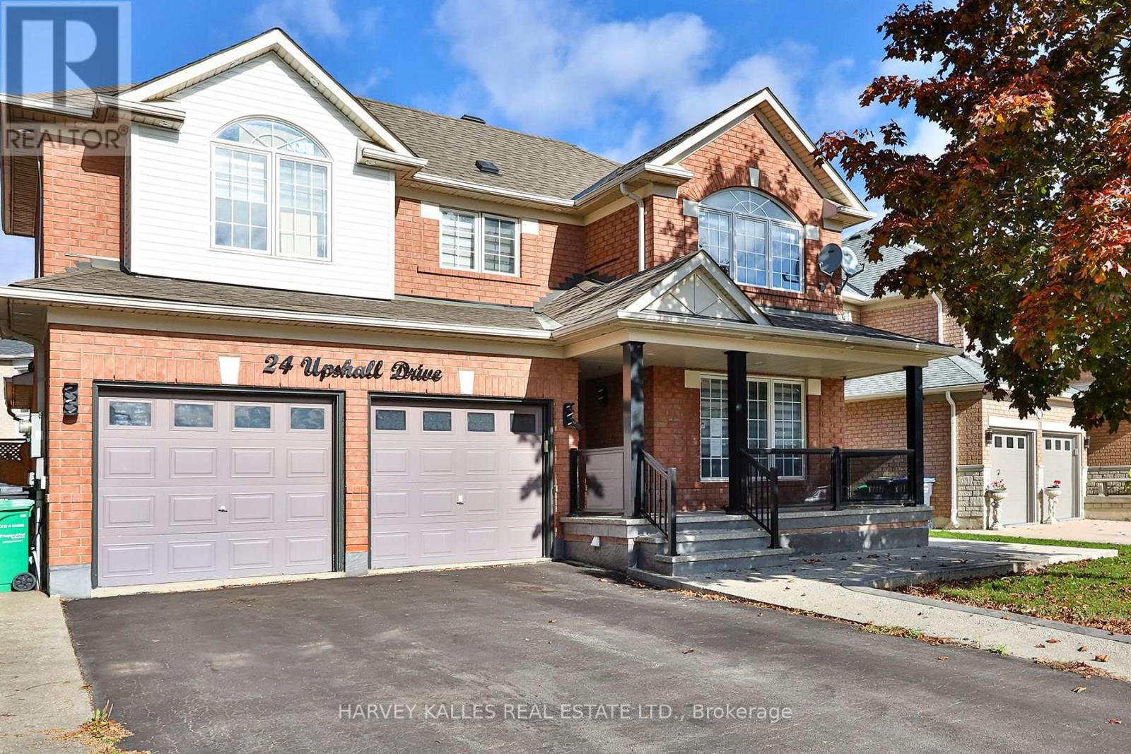 24 Upshall Drive, Brampton (Vales Of Castlemore), Ontario  L6P 1E1 - Photo 4 - W12482178