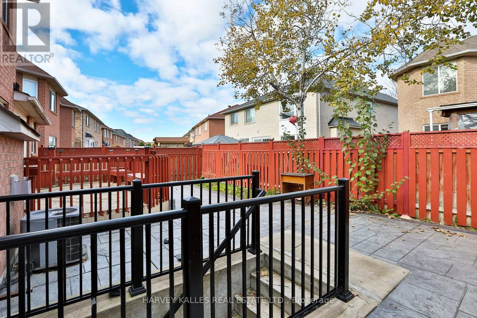 24 Upshall Drive, Brampton (Vales Of Castlemore), Ontario  L6P 1E1 - Photo 43 - W12482178