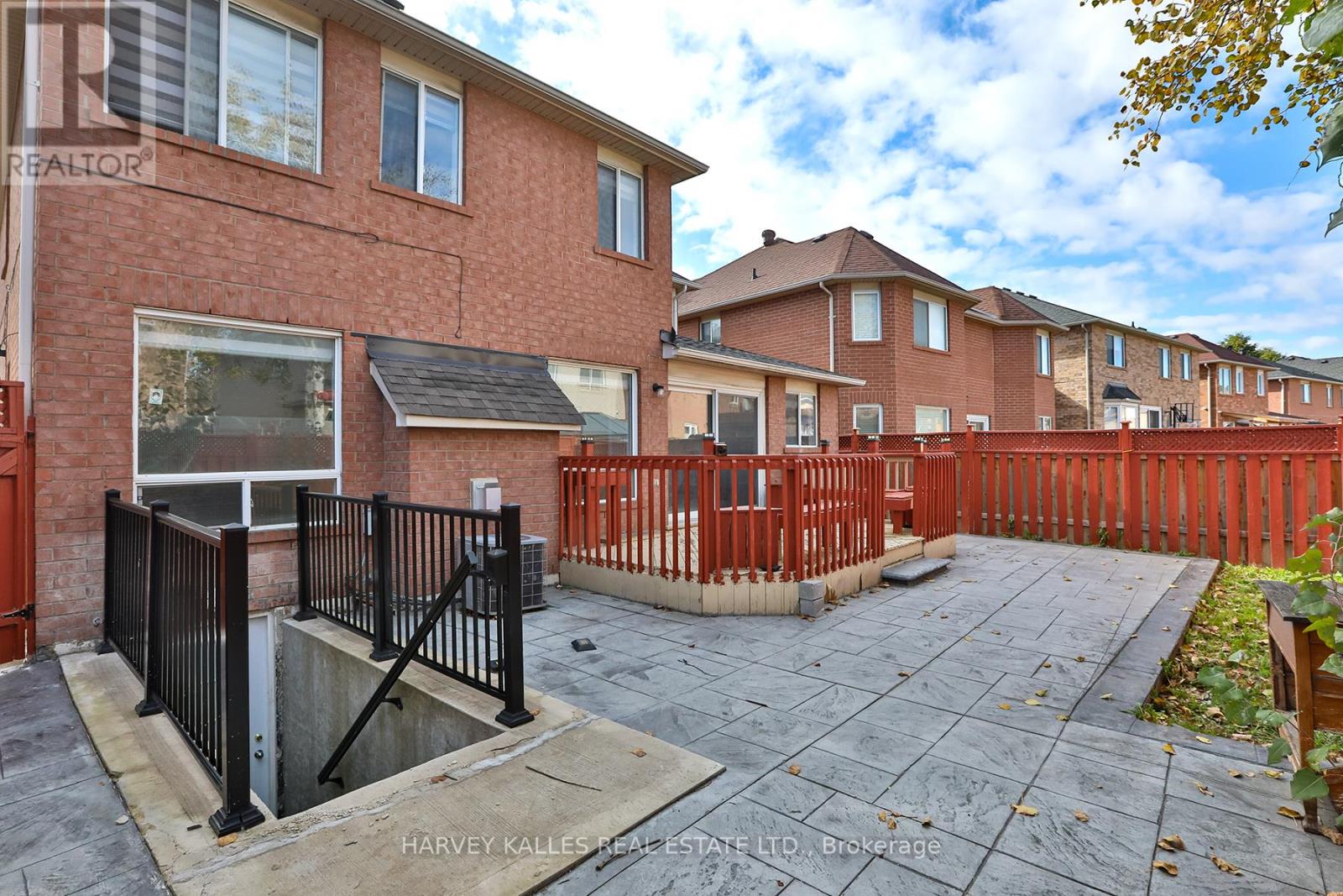 24 Upshall Drive, Brampton (Vales Of Castlemore), Ontario  L6P 1E1 - Photo 41 - W12482178
