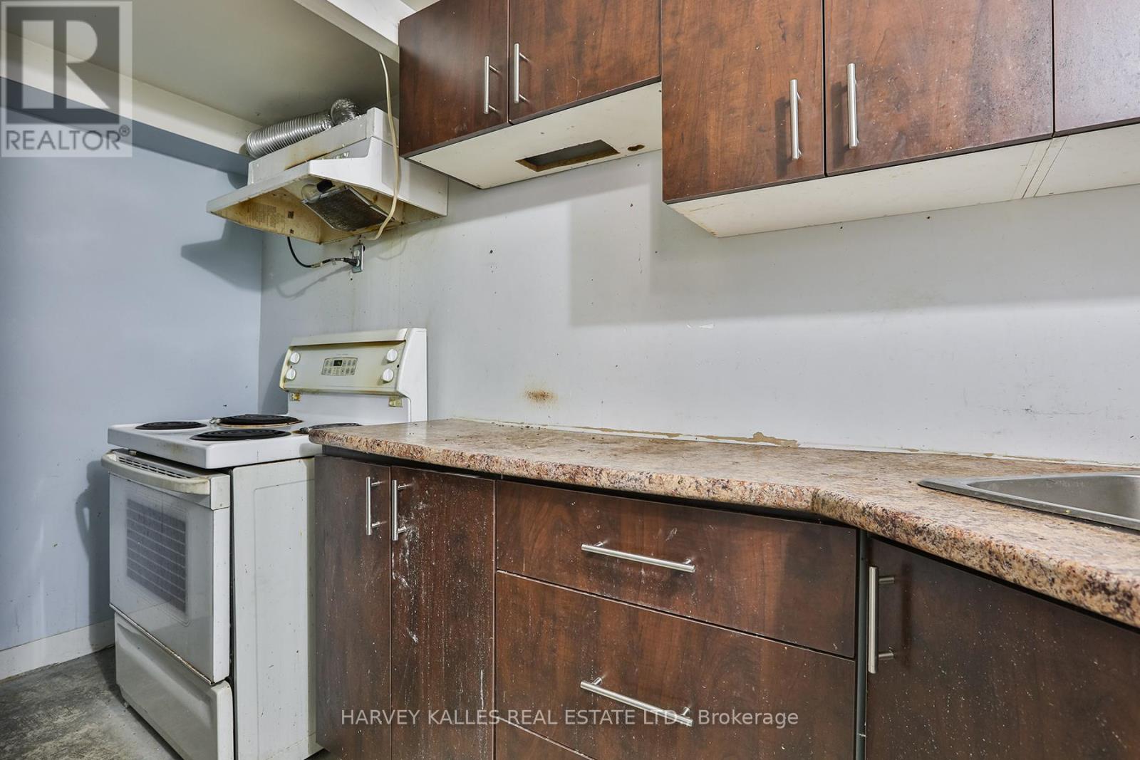 24 Upshall Drive, Brampton (Vales Of Castlemore), Ontario  L6P 1E1 - Photo 37 - W12482178