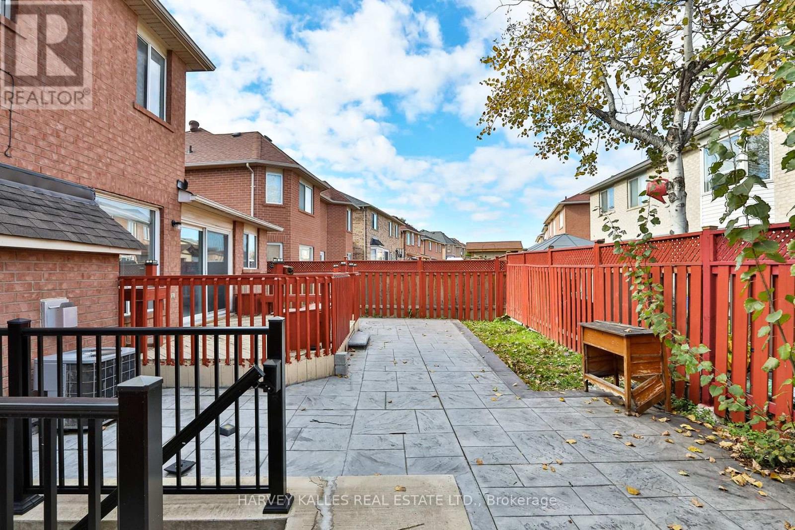 24 Upshall Drive, Brampton (Vales Of Castlemore), Ontario  L6P 1E1 - Photo 42 - W12482178